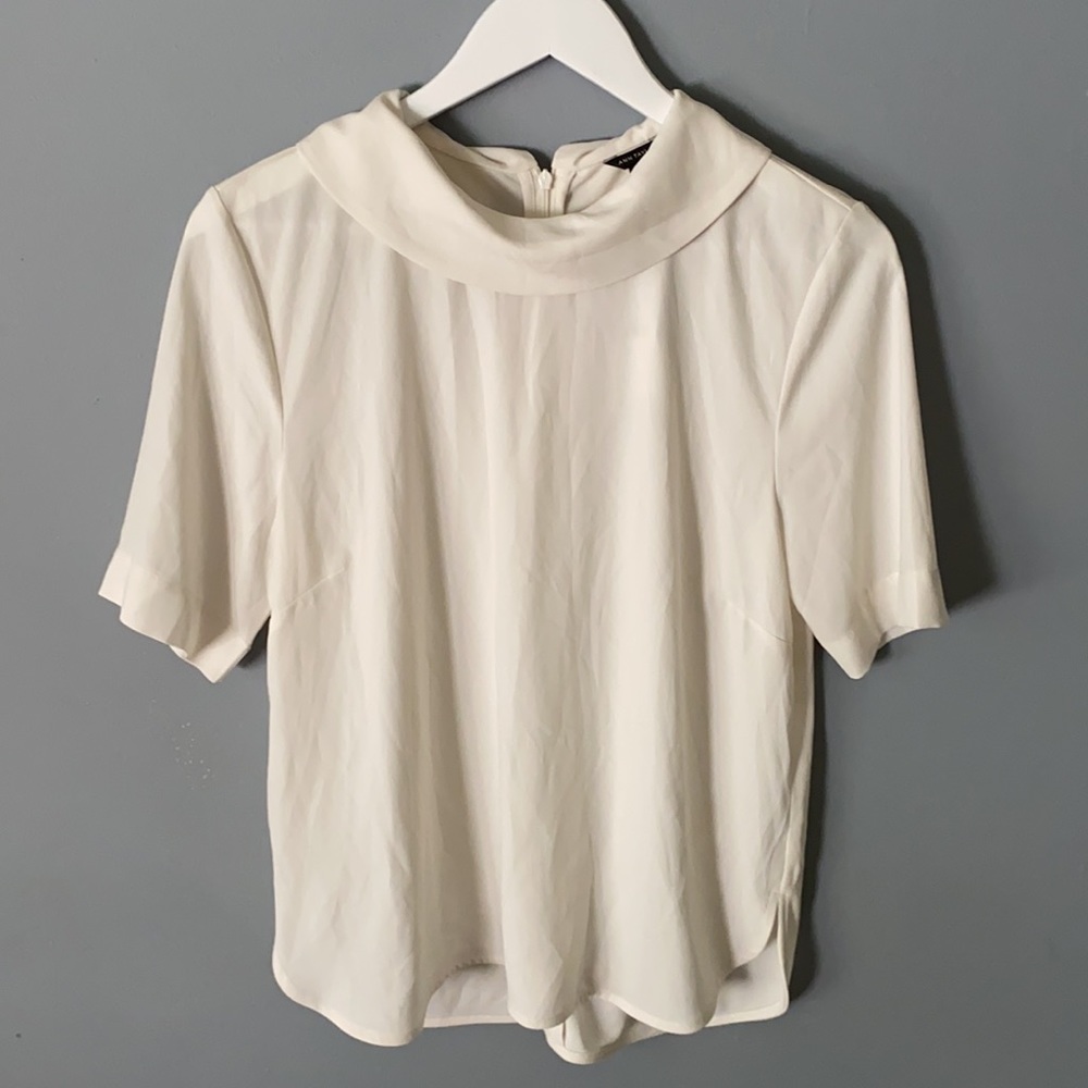 Ann Taylor beautiful white blouse new with tags NWT SIZE MEDIUM - Picture 2 of 11